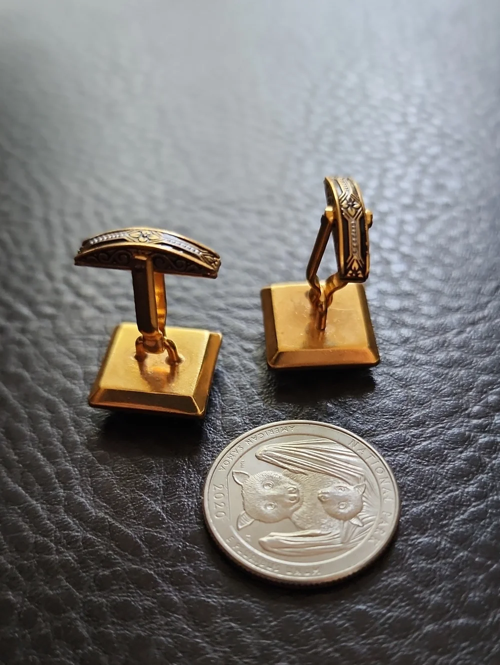 VTG Damascene Gold Tone Square Griffin Motif Cufflinks
